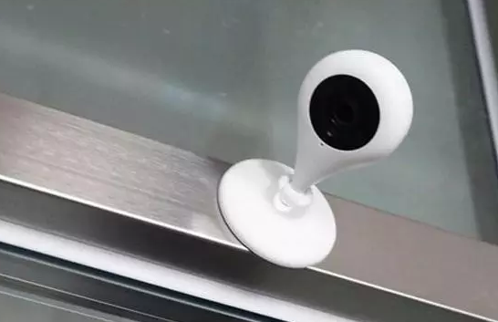 自己裝監(jiān)控卻把自己坑了 老板娘被盜走8萬多